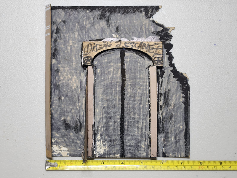 Maqueta escenografía detalle firma 1