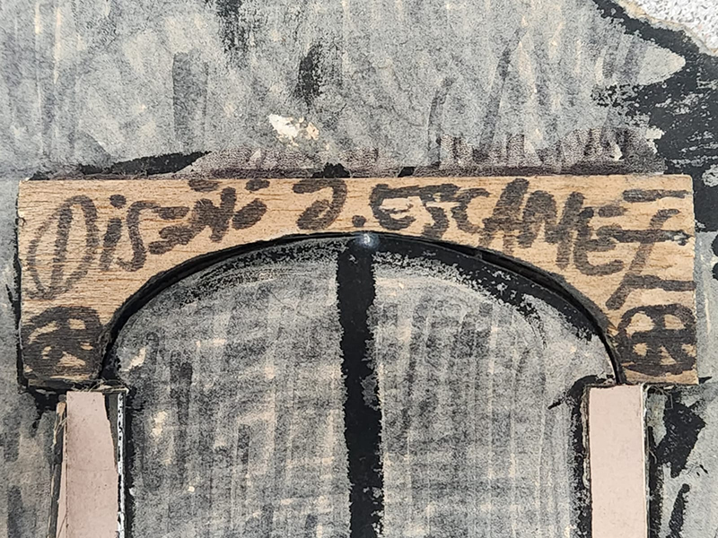 Maqueta escenografía detalle firma 2