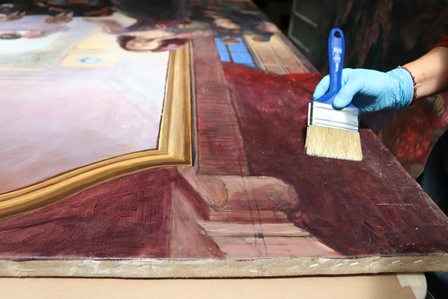 10 Aplicación barniz